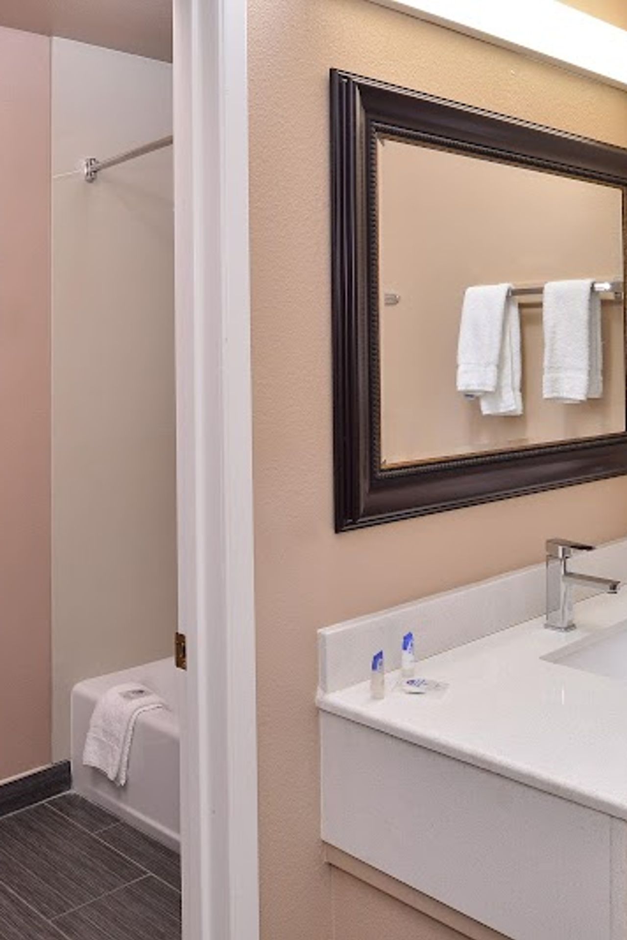 Photo of Americas Best Value Inn & Suites Madera