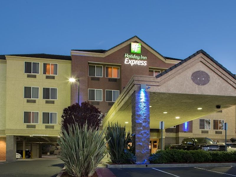 Holiday Inn Express Castro Valley, an IHG Hotel