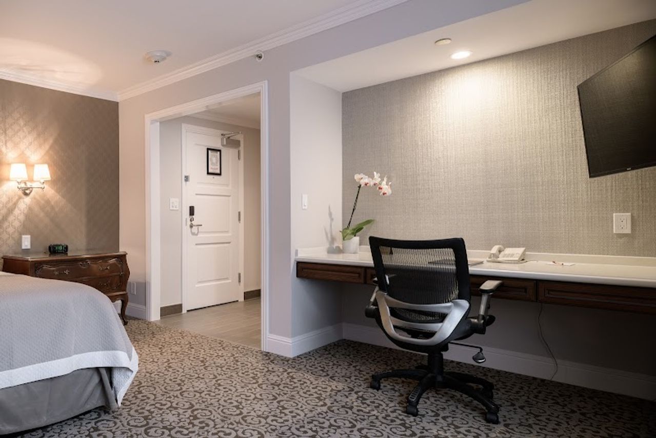 Photo of Woodcrest Hotel