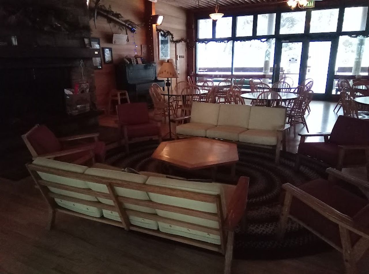 Photo of Mazama Lodge