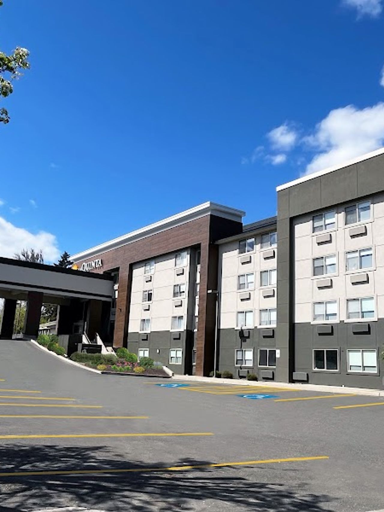 Photo of La Quinta Inn & Suites by Wyndham Yakima Downtown