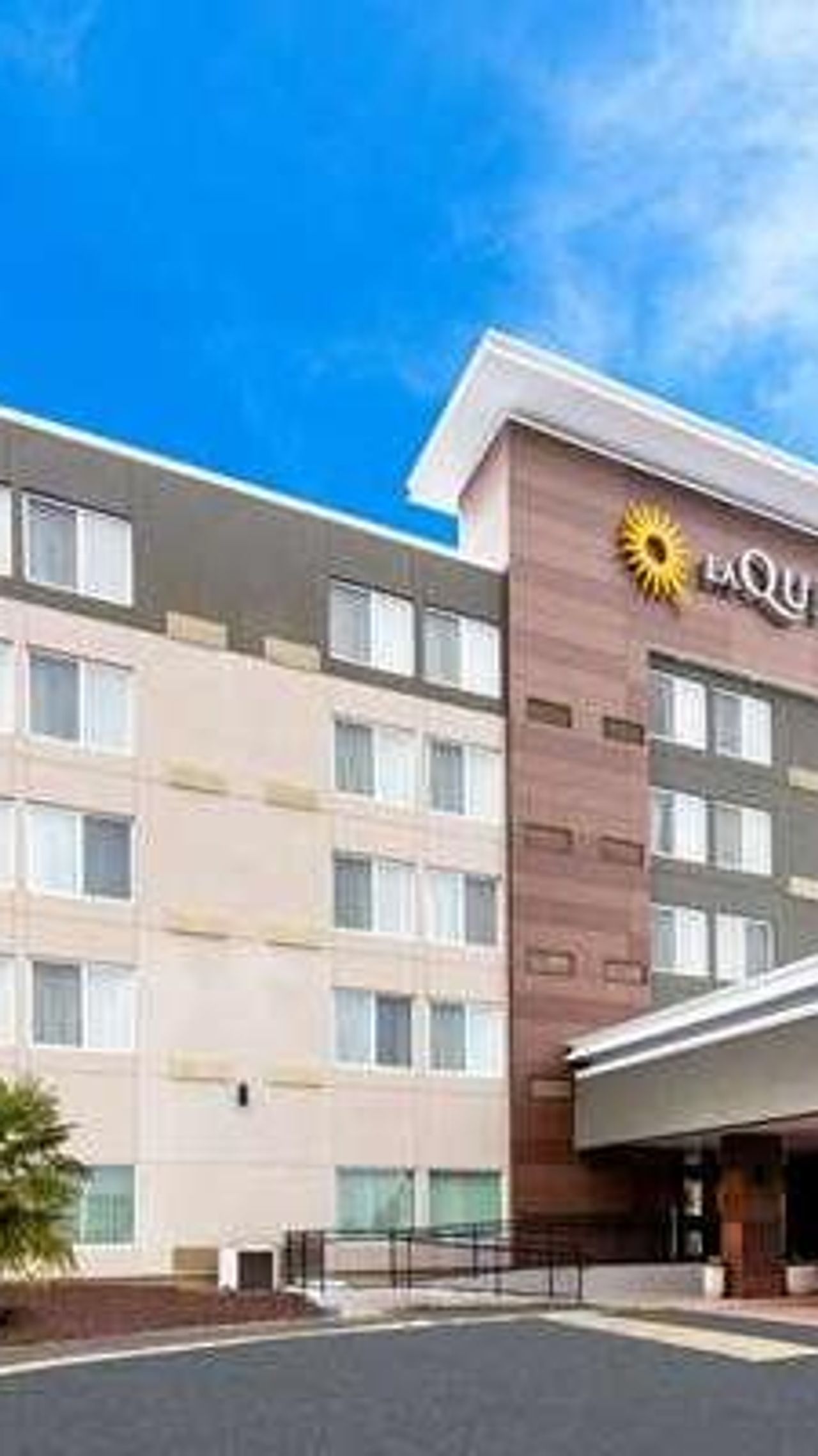Photo of La Quinta Inn by Wyndham Lynnwood