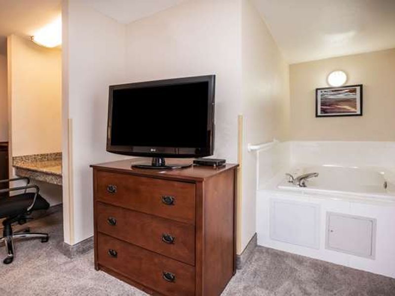 Photo of La Quinta Inn & Suites by Wyndham Grants Pass
