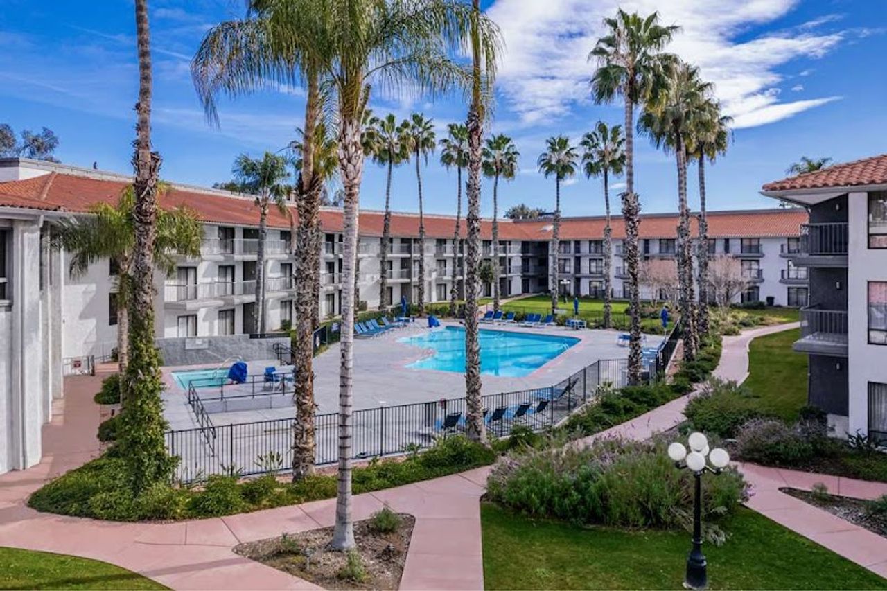 Photo of DoubleTree by Hilton Hotel Bakersfield