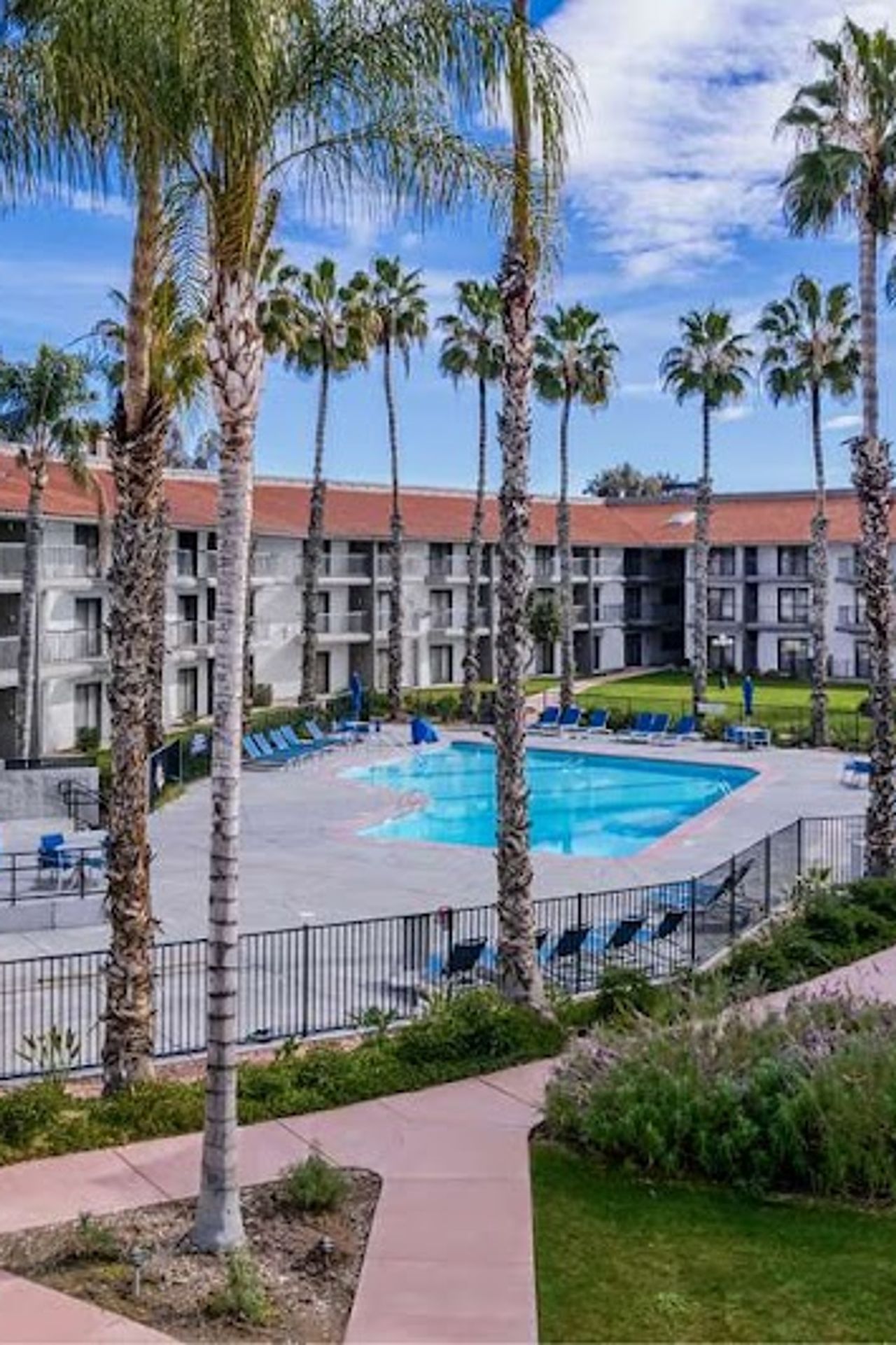 Photo of DoubleTree by Hilton Hotel Bakersfield