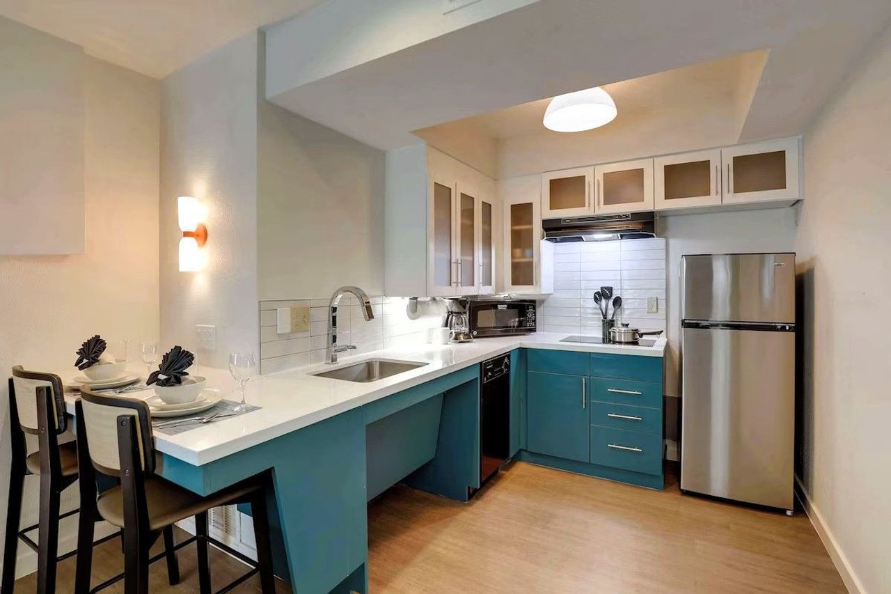 Sonesta ES Suites Sunnyvale - Suite, Private kitchenette, Full-size fridge, microwave, stovetop, dishwasher