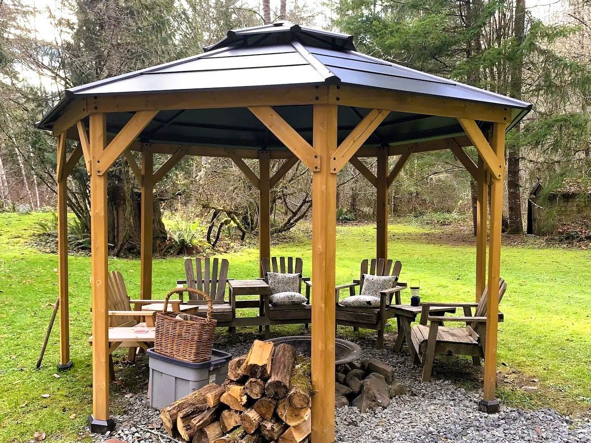 Photo of Mountain Meadows Inn Bed & Breakfast - Complimentary wood and kindling for campfire