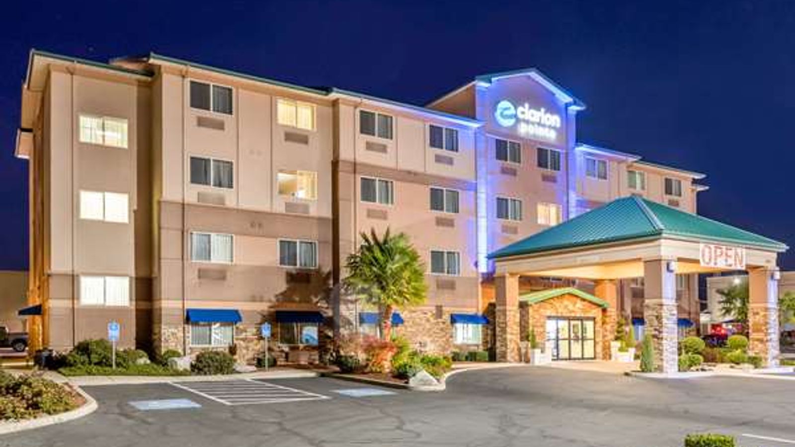 Clarion Pointe Medford