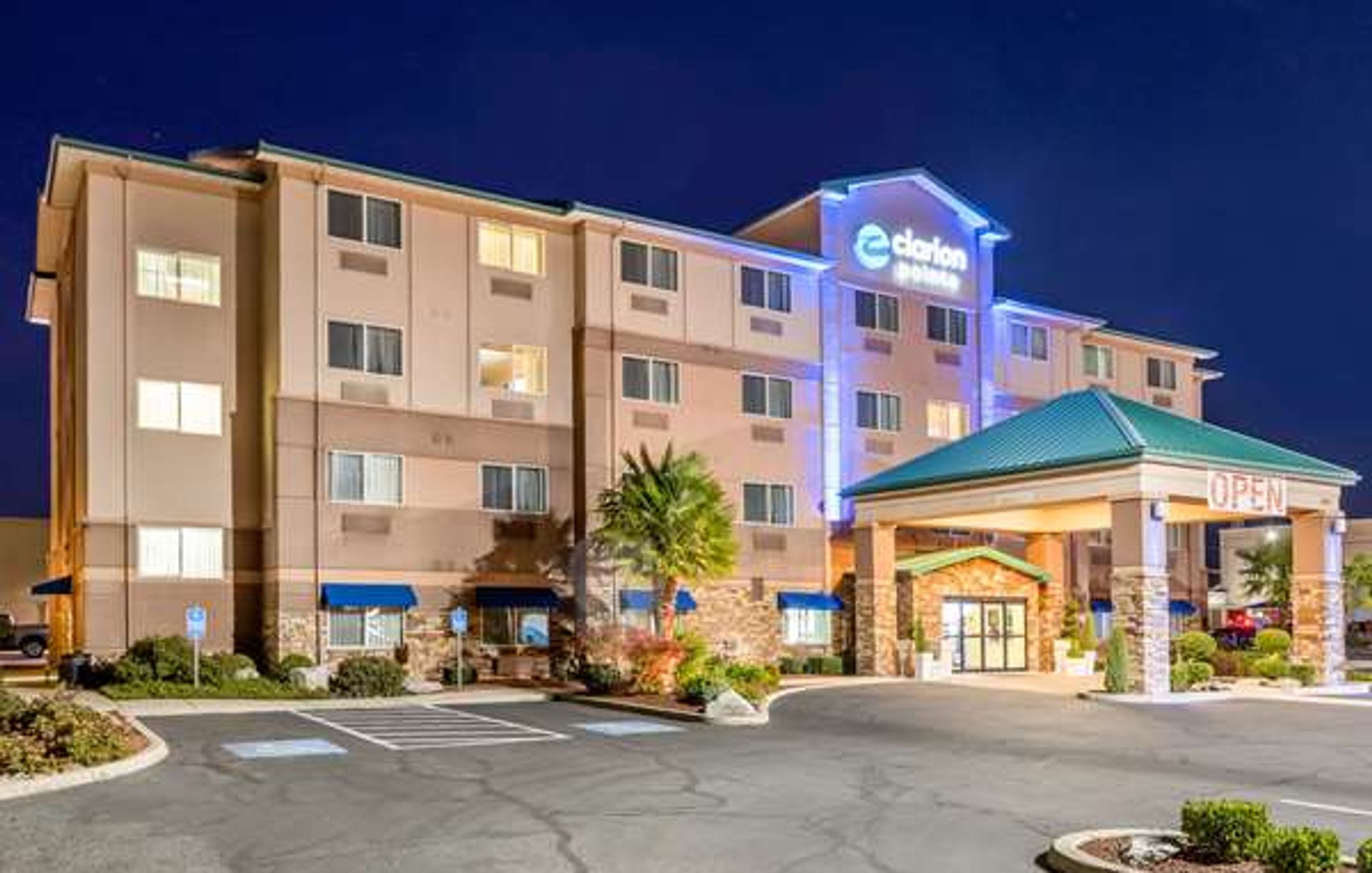 Clarion Pointe Medford