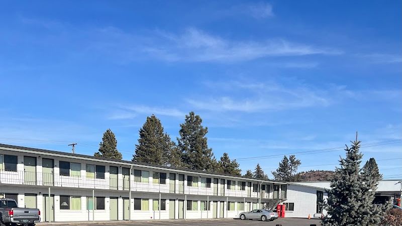 Photo of bend inn & suites