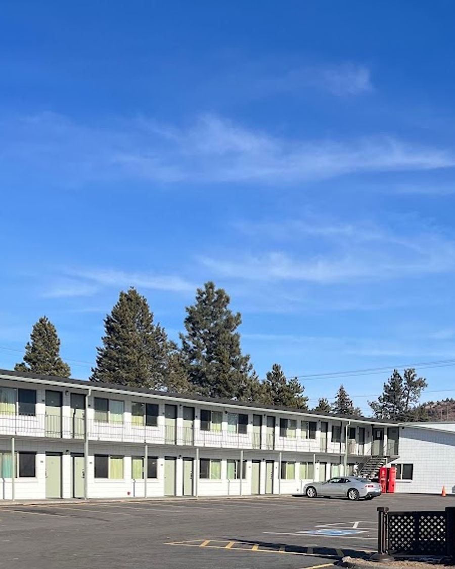 Bend Inn & Suites