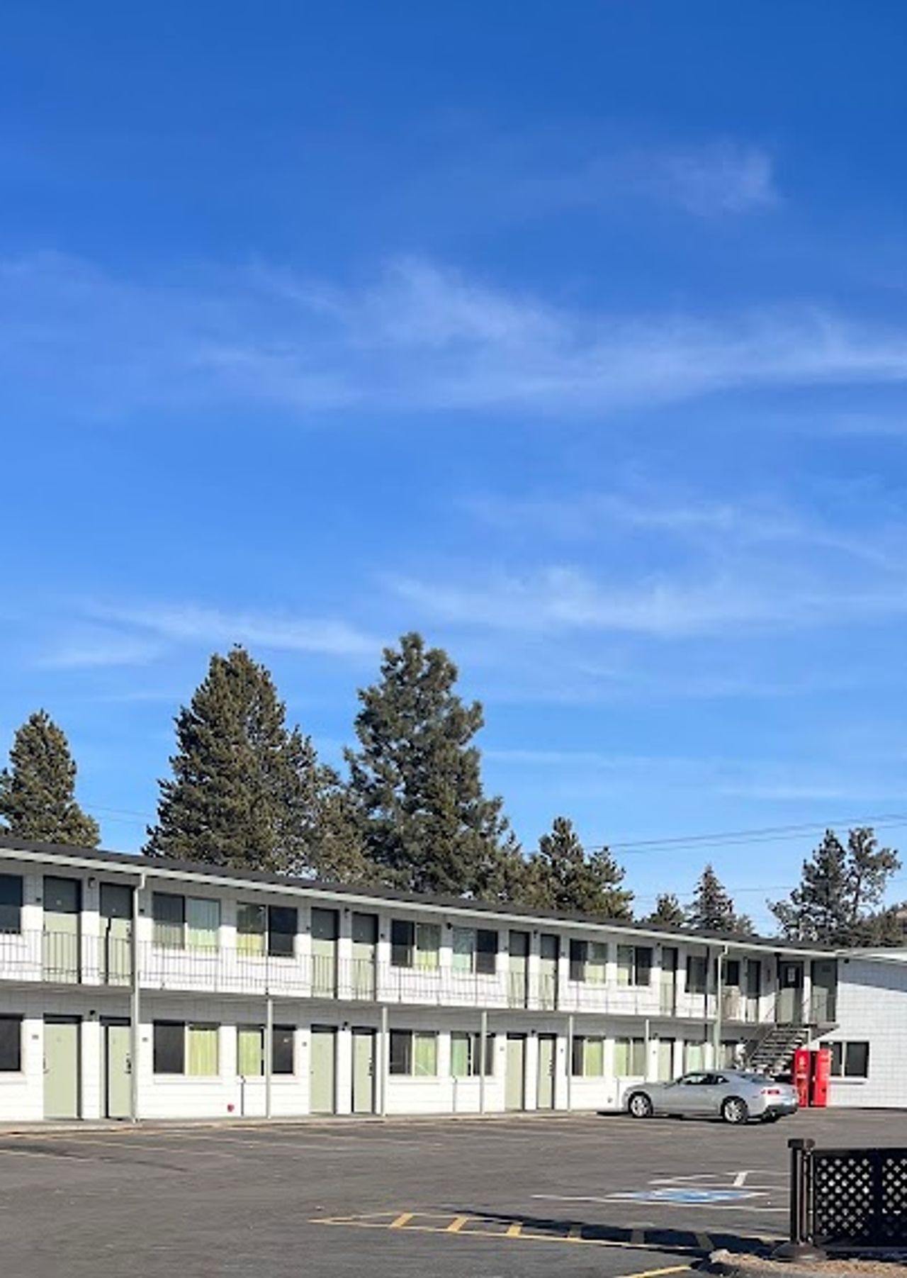 Photo of bend inn & suites