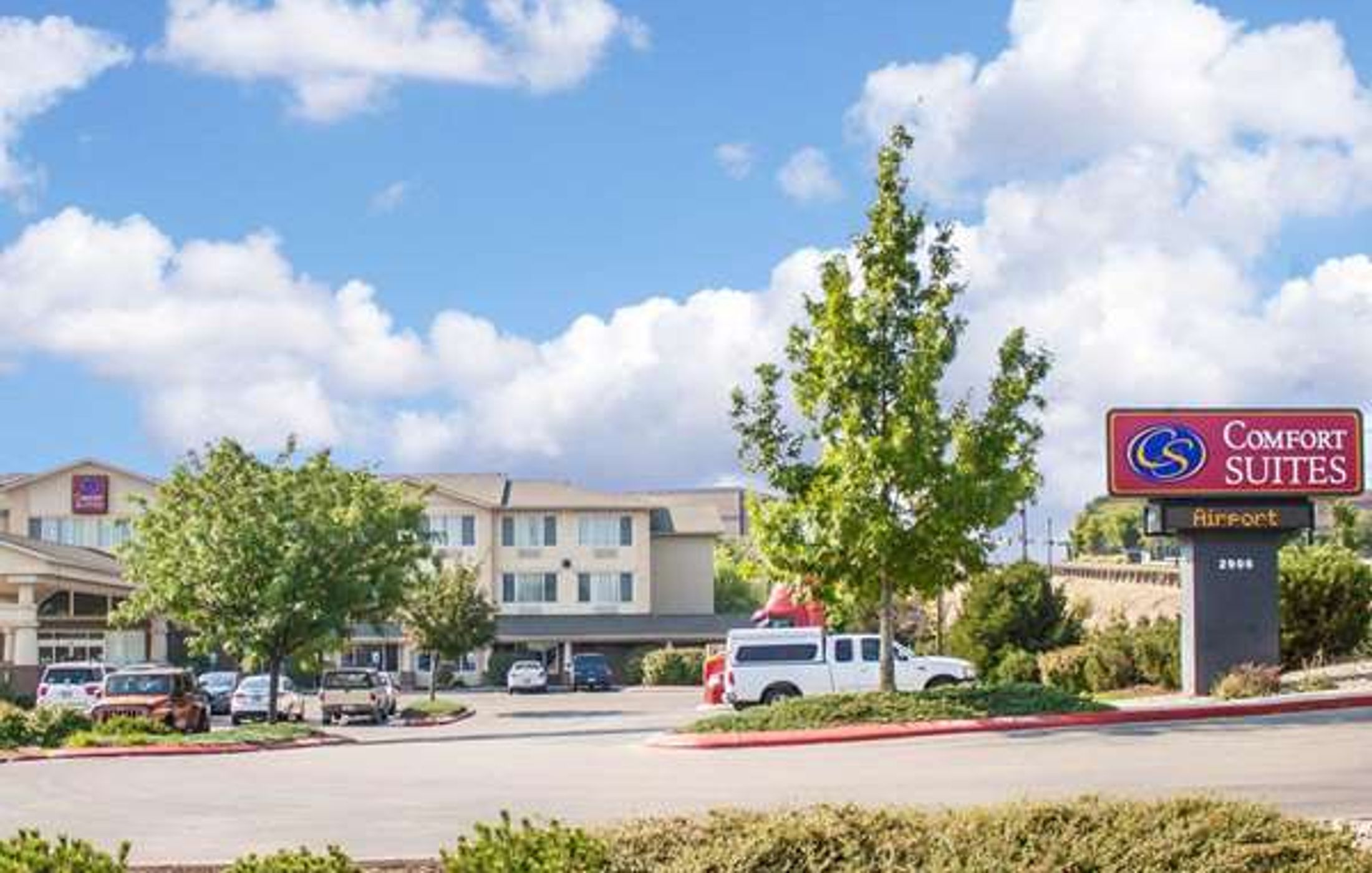 Comfort Suites Airport