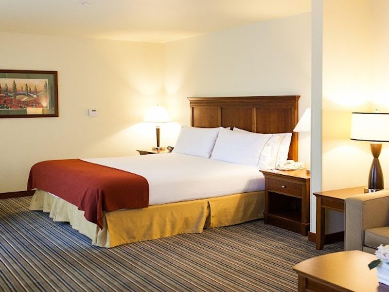 Photo of Holiday Inn Express & Suites Turlock-Hwy 99 by IHG