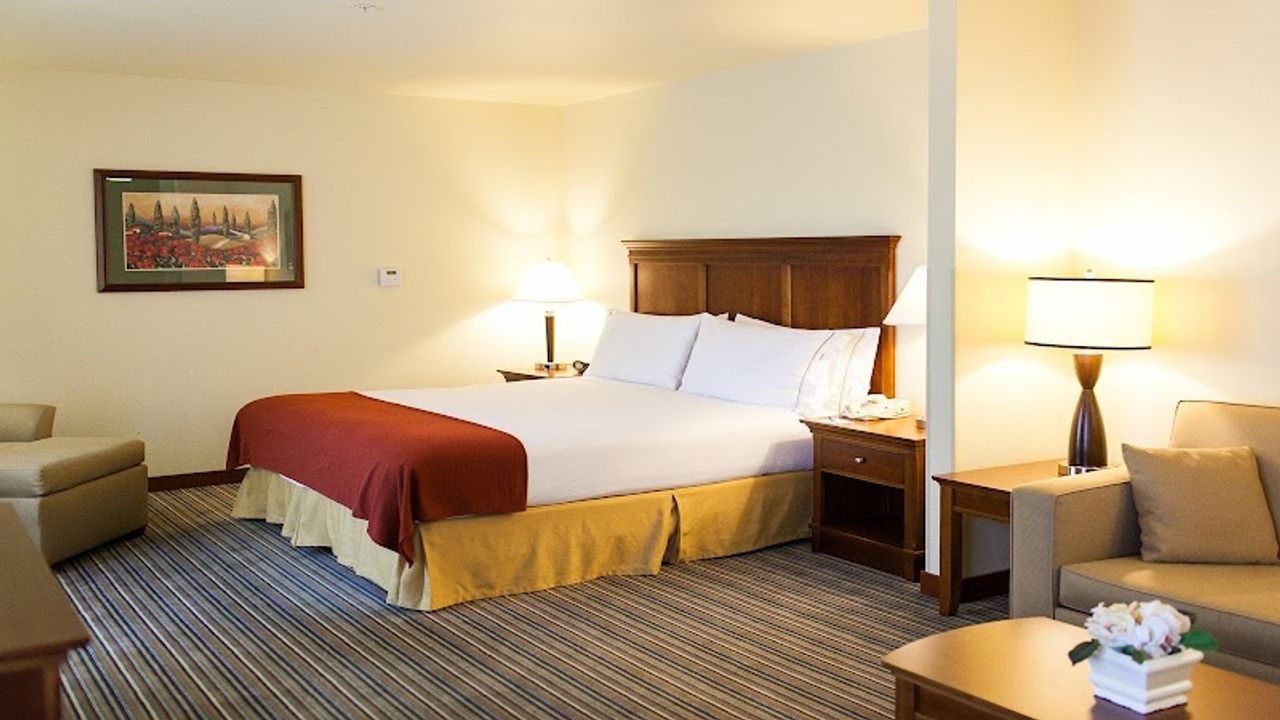 Photo of Holiday Inn Express & Suites Turlock-Hwy 99 by IHG