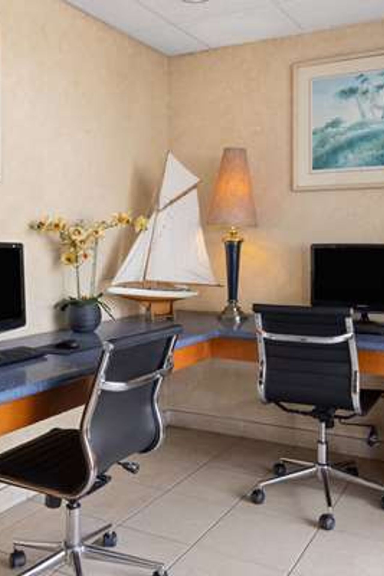 Photo of Travelodge by Wyndham Monterey Bay - Business Center