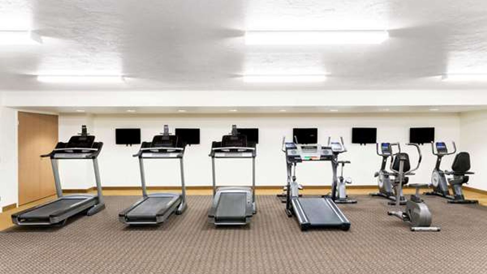 Photo of Super 8 by Wyndham Montpelier