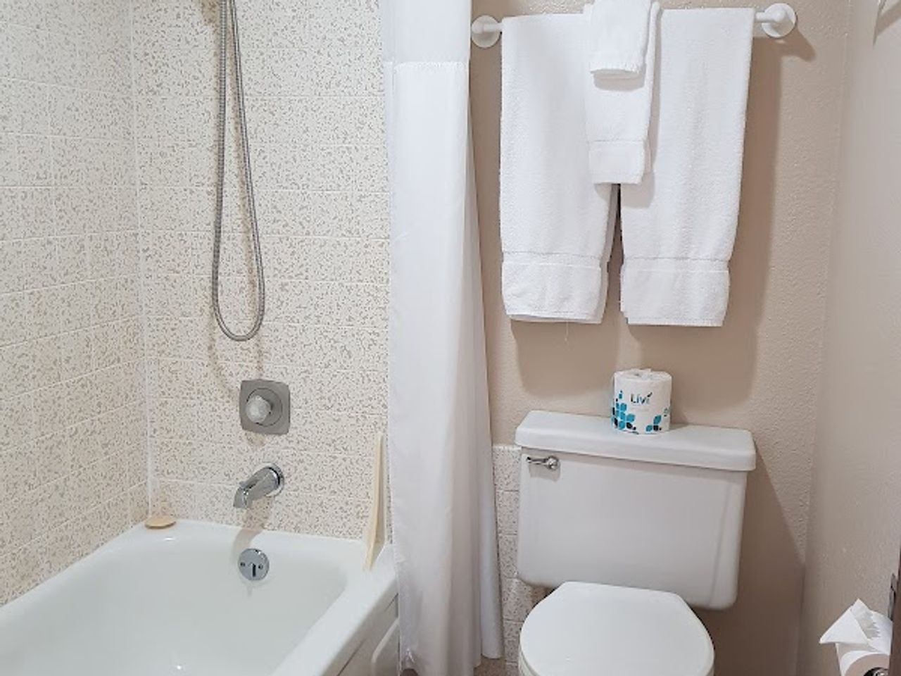 Photo of Super 8 Florence OR (Previously Old Town Inn) - Bathroom