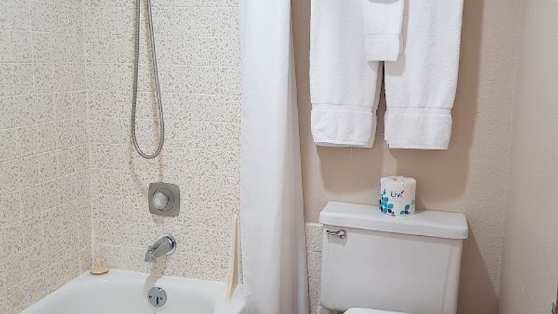 Photo of Super 8 Florence OR (Previously Old Town Inn) - Bathroom