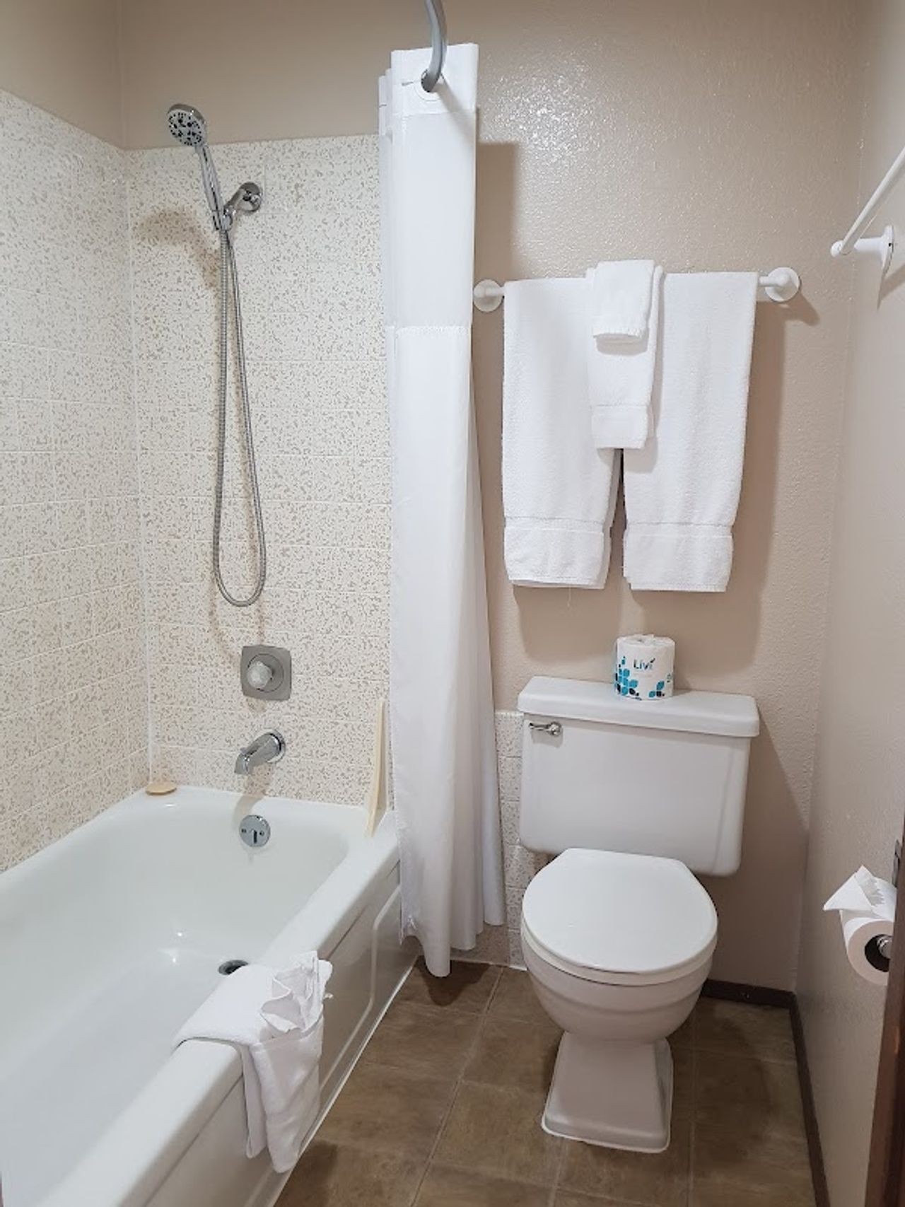 Photo of Super 8 Florence OR (Previously Old Town Inn) - Bathroom