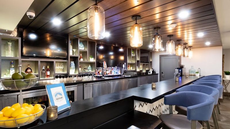 Photo of Oxford Suites Portland - Jantzen Beach