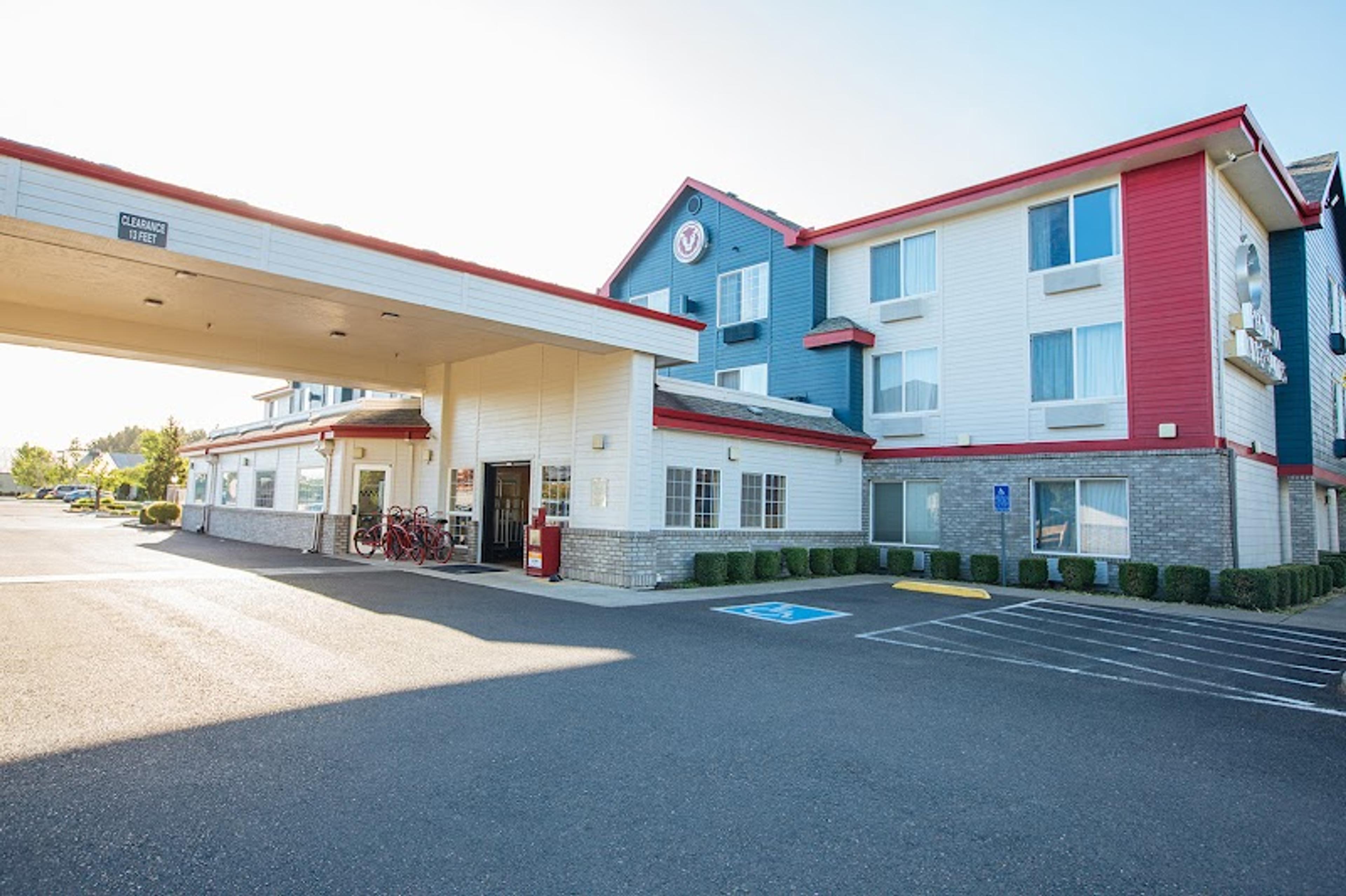 Red Lion Inn & Suites McMinnville