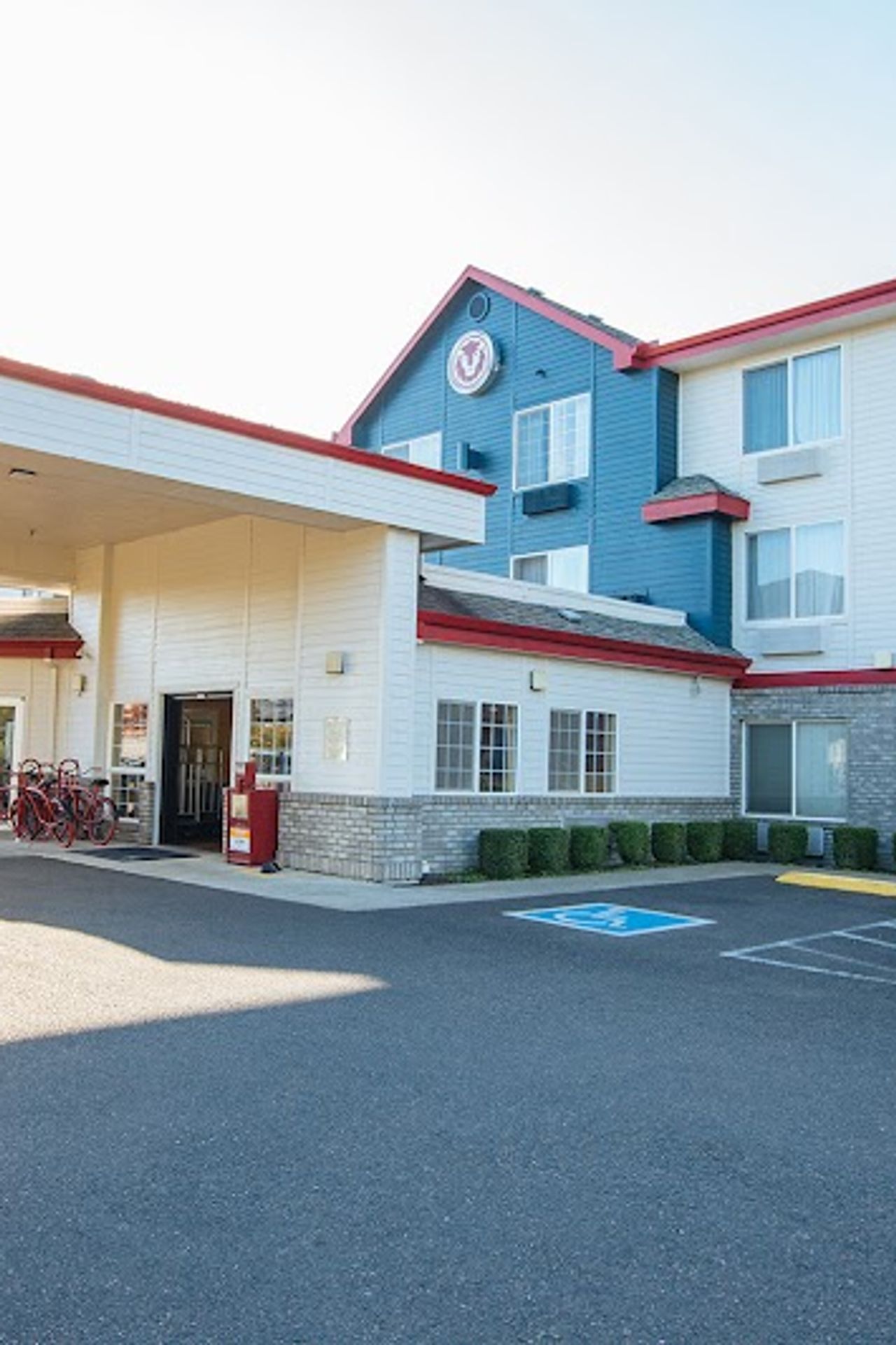 Photo of Red Lion Inn & Suites McMinnville