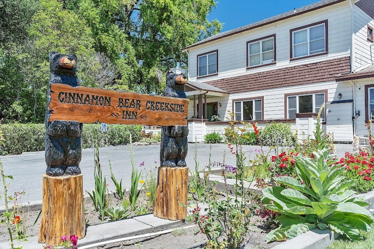 Photo of Cinnamon Bear Creekside Inn