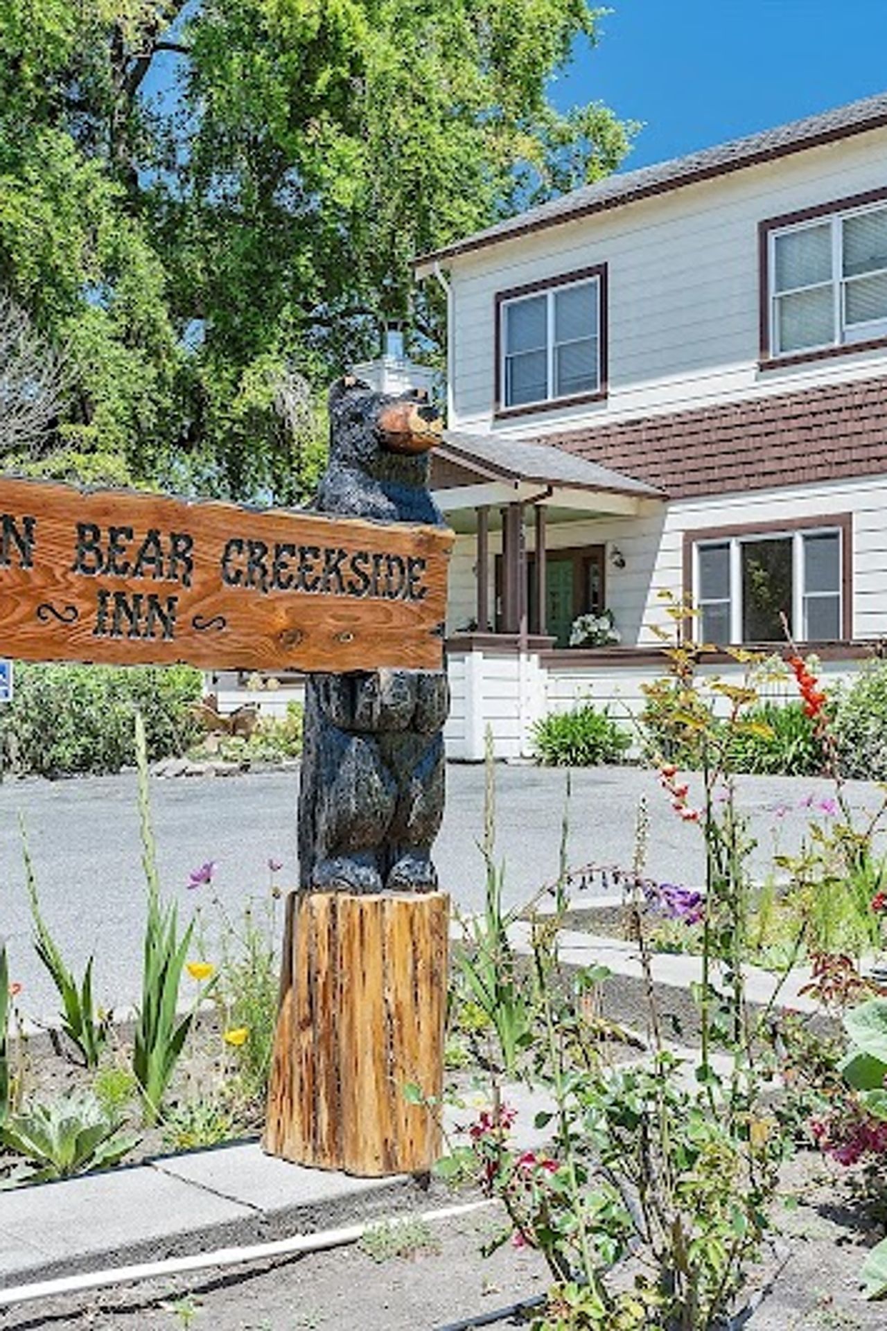 Photo of Cinnamon Bear Creekside Inn