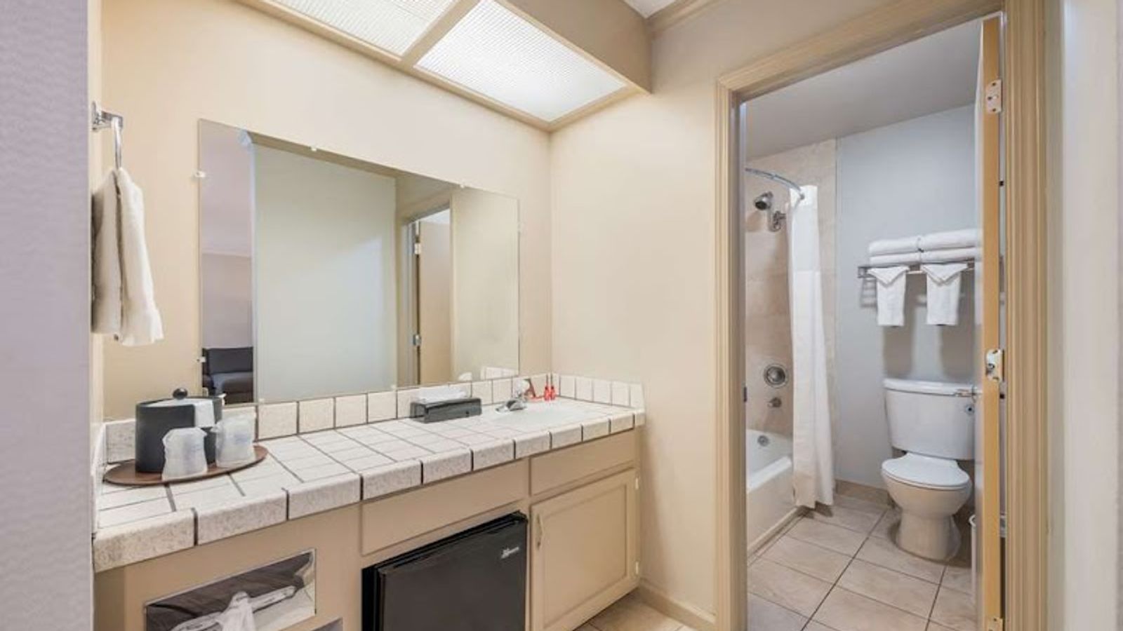 Photo of SureStay Plus by Best Western Mountain View