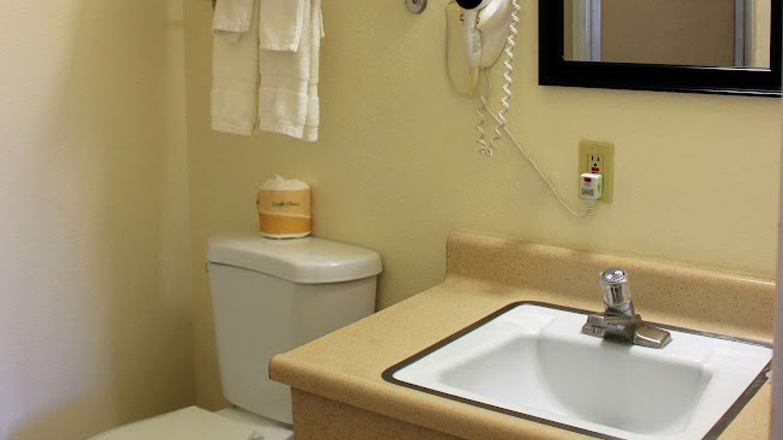 Photo of Rodeway Inn Near University-Gateway to Yosemite