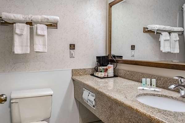 Photo of Quality Inn & Suites Vancouver North