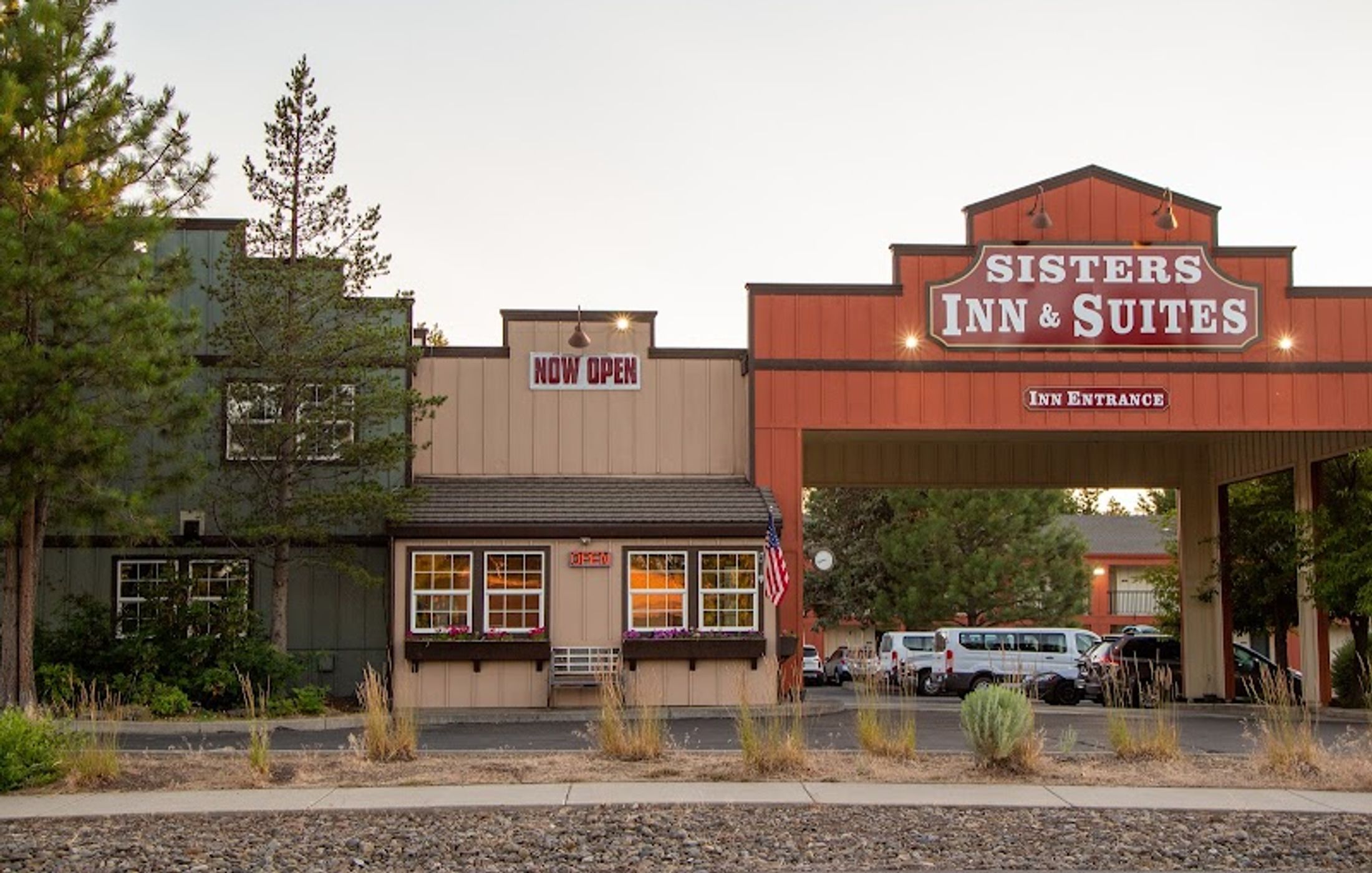 Sisters Inn & Suites
