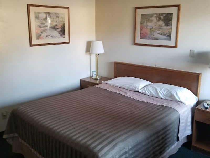 Photo of Travelodge by Wyndham Grants Pass