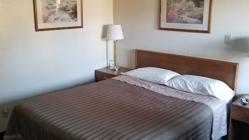 Photo of Travelodge by Wyndham Grants Pass