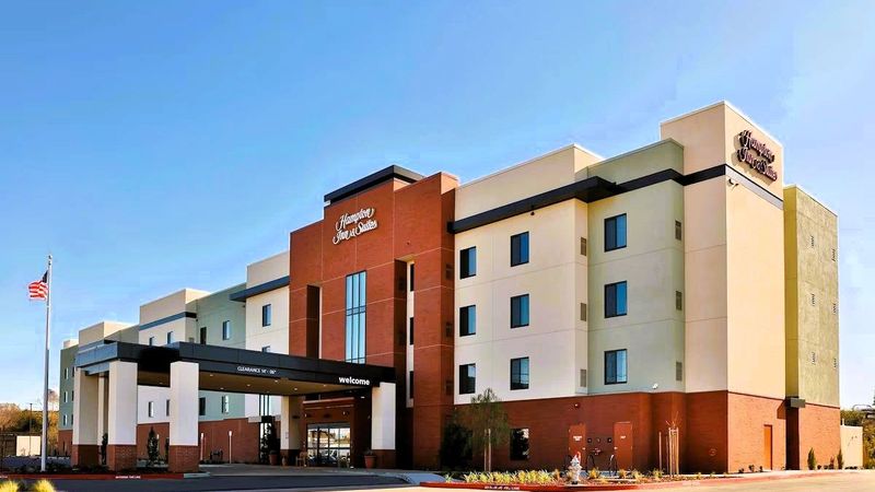 Hampton Inn & Suites Sacramento at CSUS