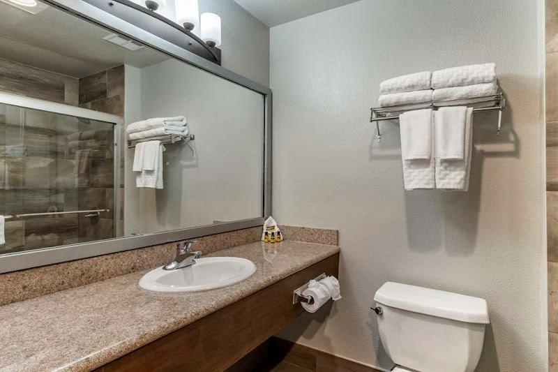 Photo of Best Western Plus Vineyard Inn