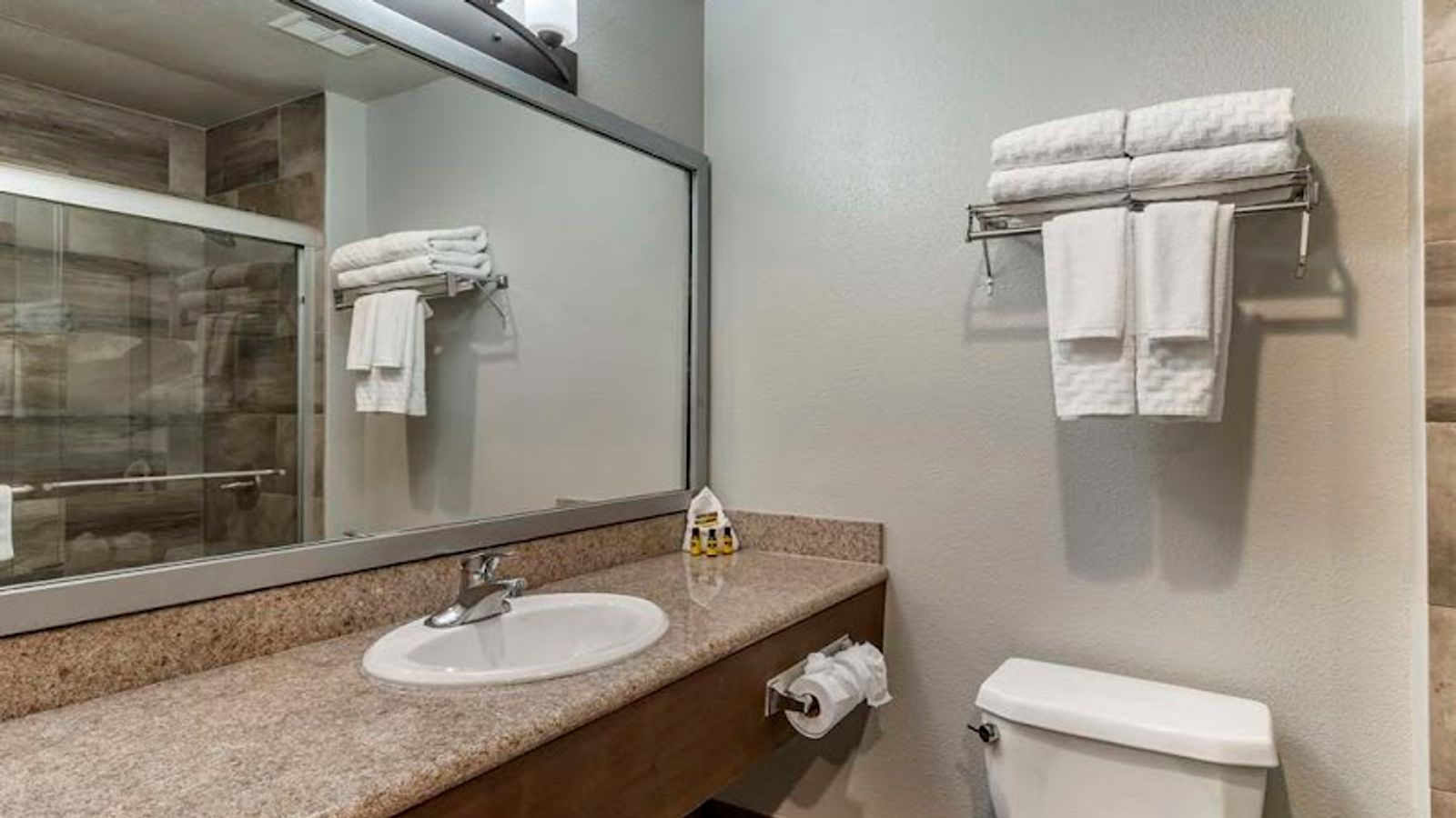 Photo of Best Western Plus Vineyard Inn