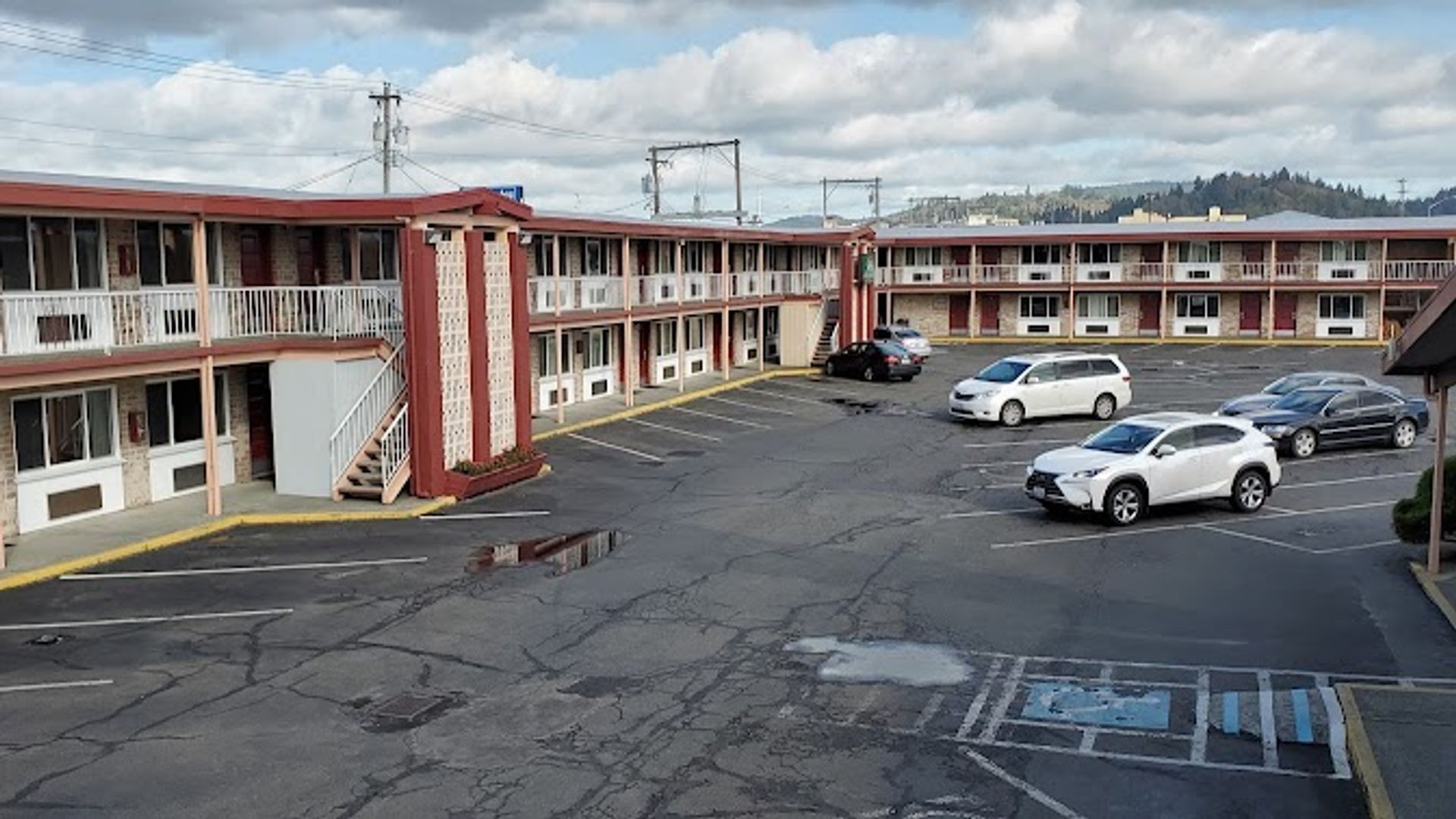 Olympic Inn & Suites