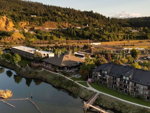Photo of Best Western Plus Hood River Inn