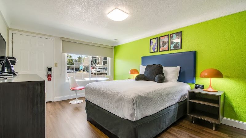 Photo of Signature Inn Eugene