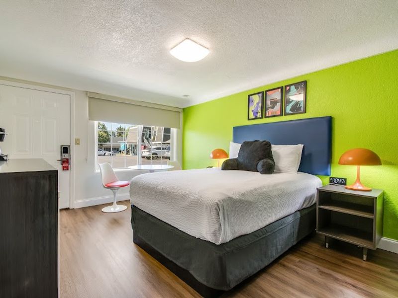 Photo of Signature Inn Eugene