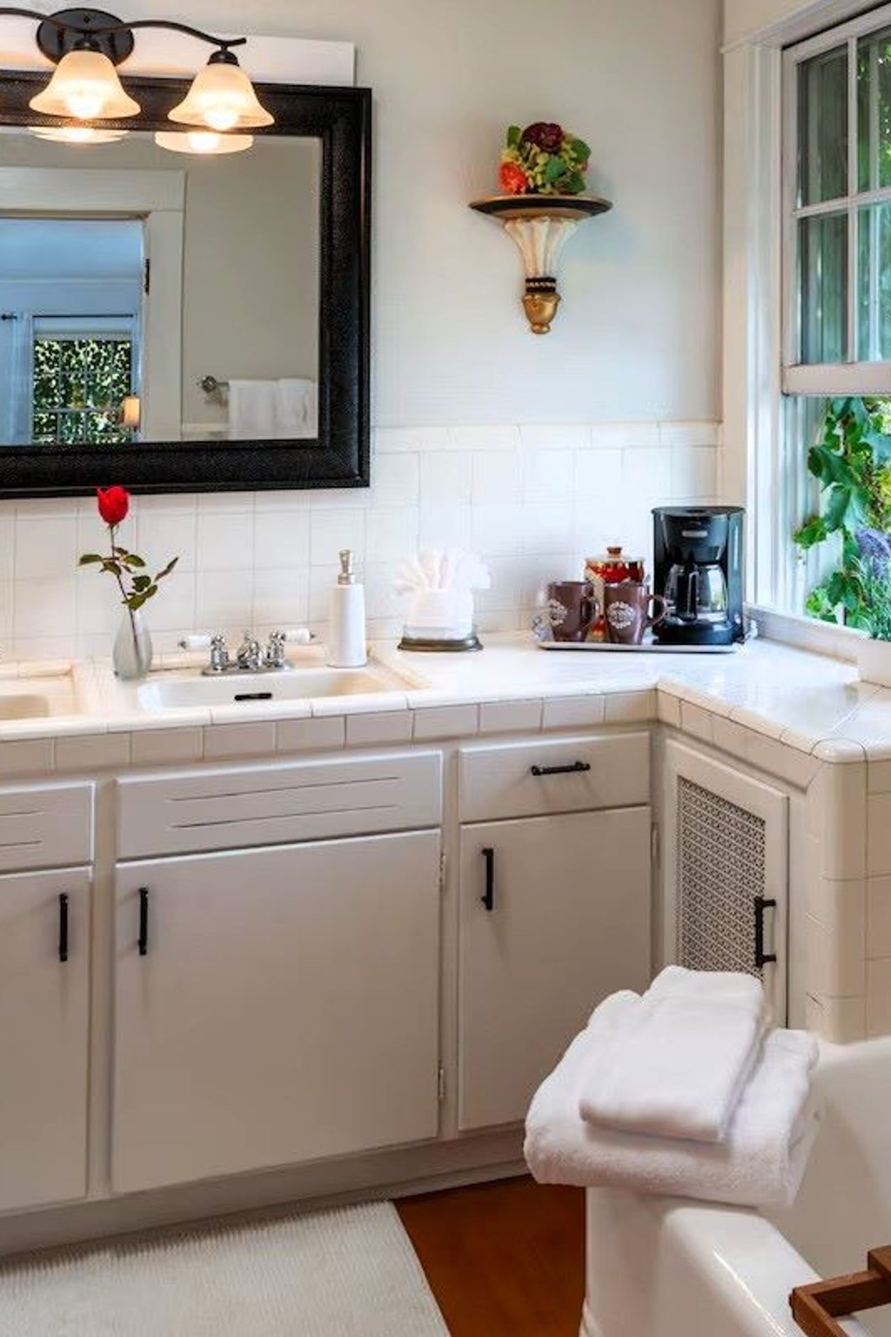 Warm Springs Inn & Winery - Garden Suite Bathroom