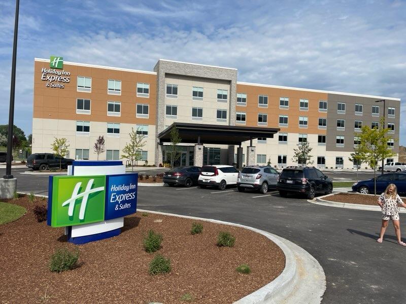 Photo of Holiday Inn Express & Suites Meridian - Boise West