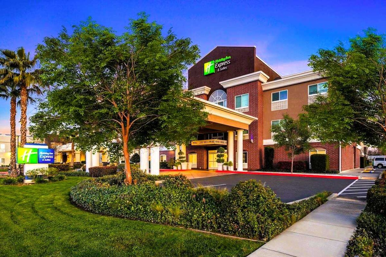 Holiday Inn Express & Suites Sacramento NE Cal Expo, an IHG Hotel