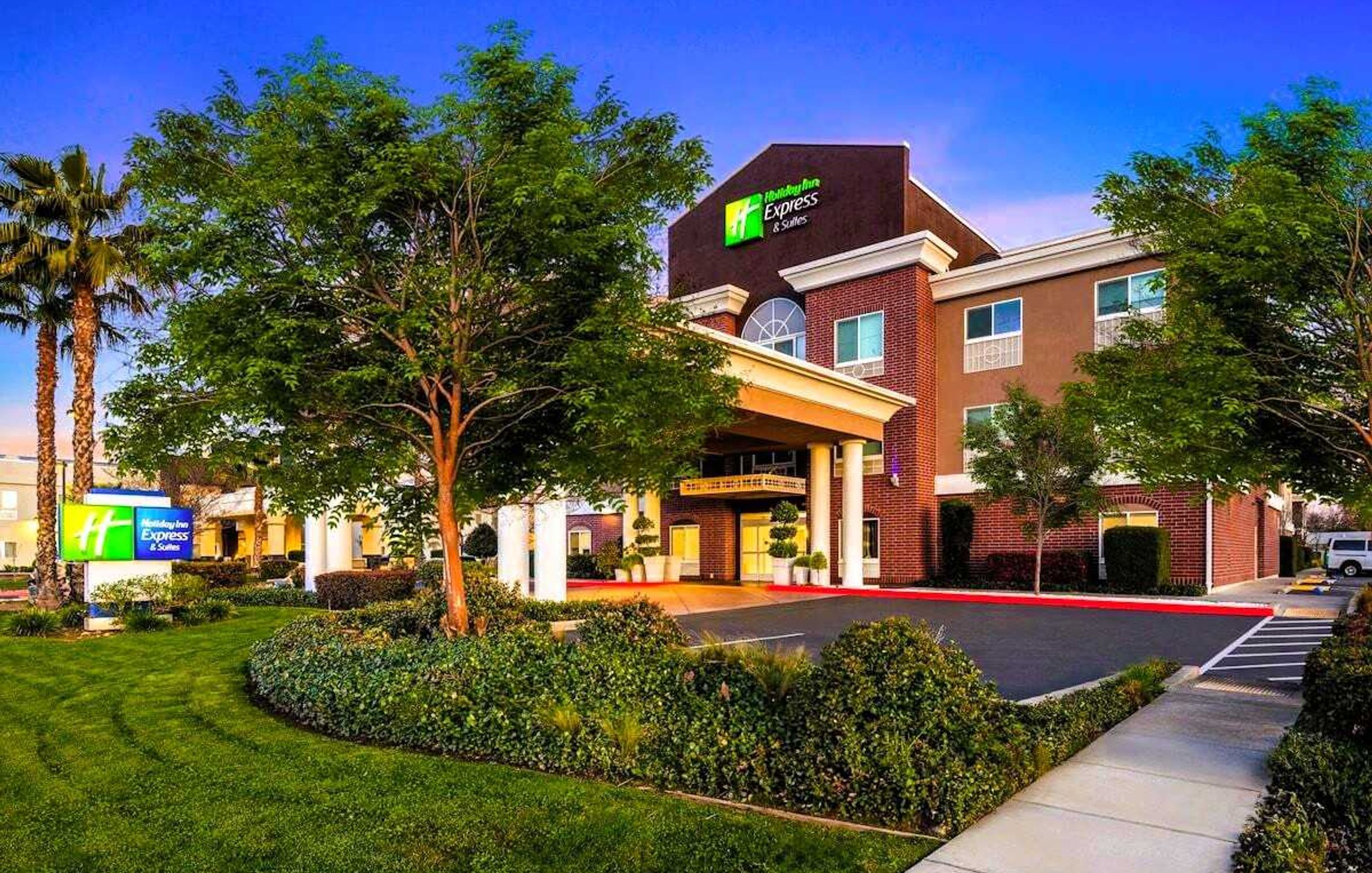 Holiday Inn Express & Suites Sacramento NE Cal Expo, an IHG Hotel