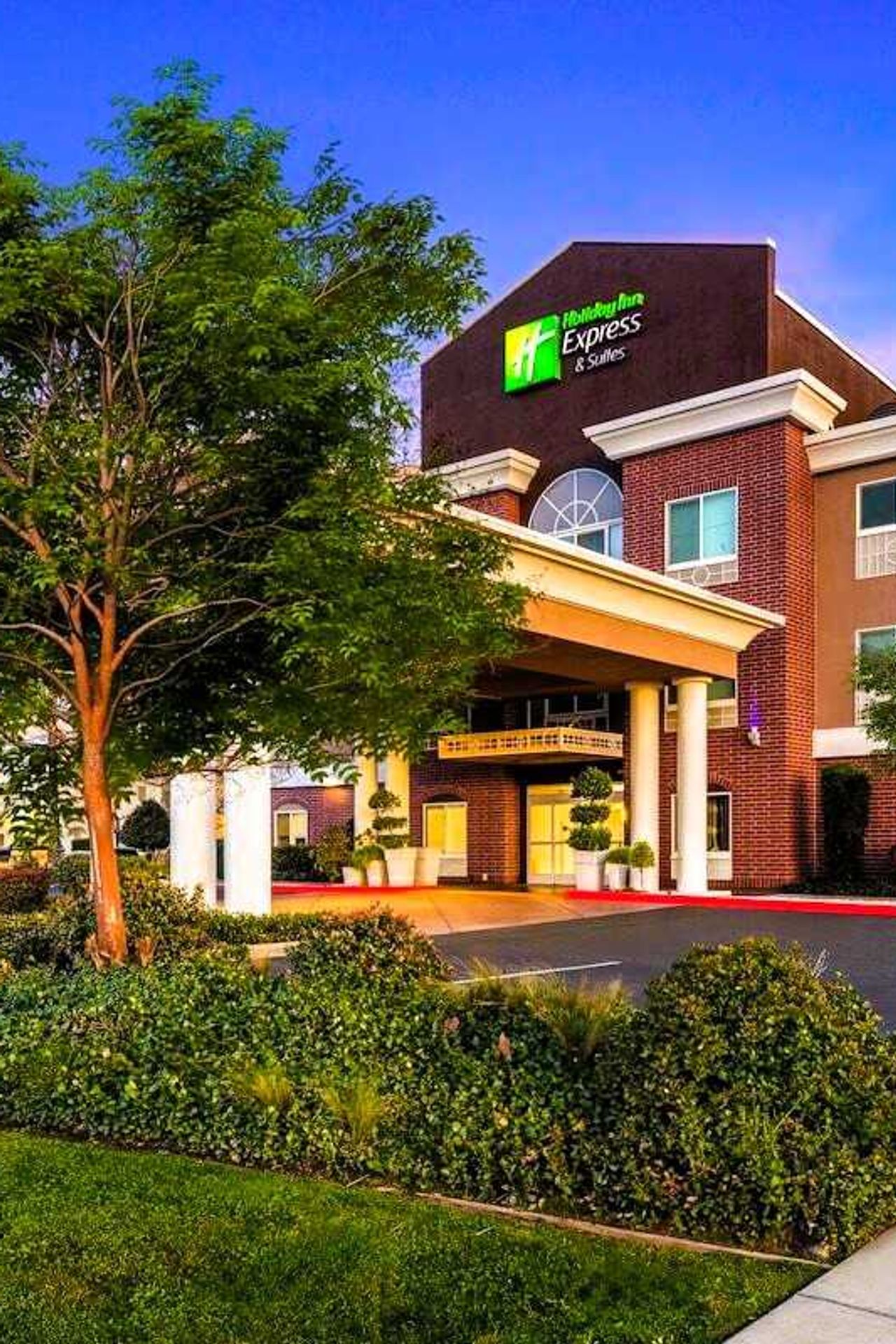 Holiday Inn Express & Suites Sacramento NE Cal Expo, an IHG Hotel