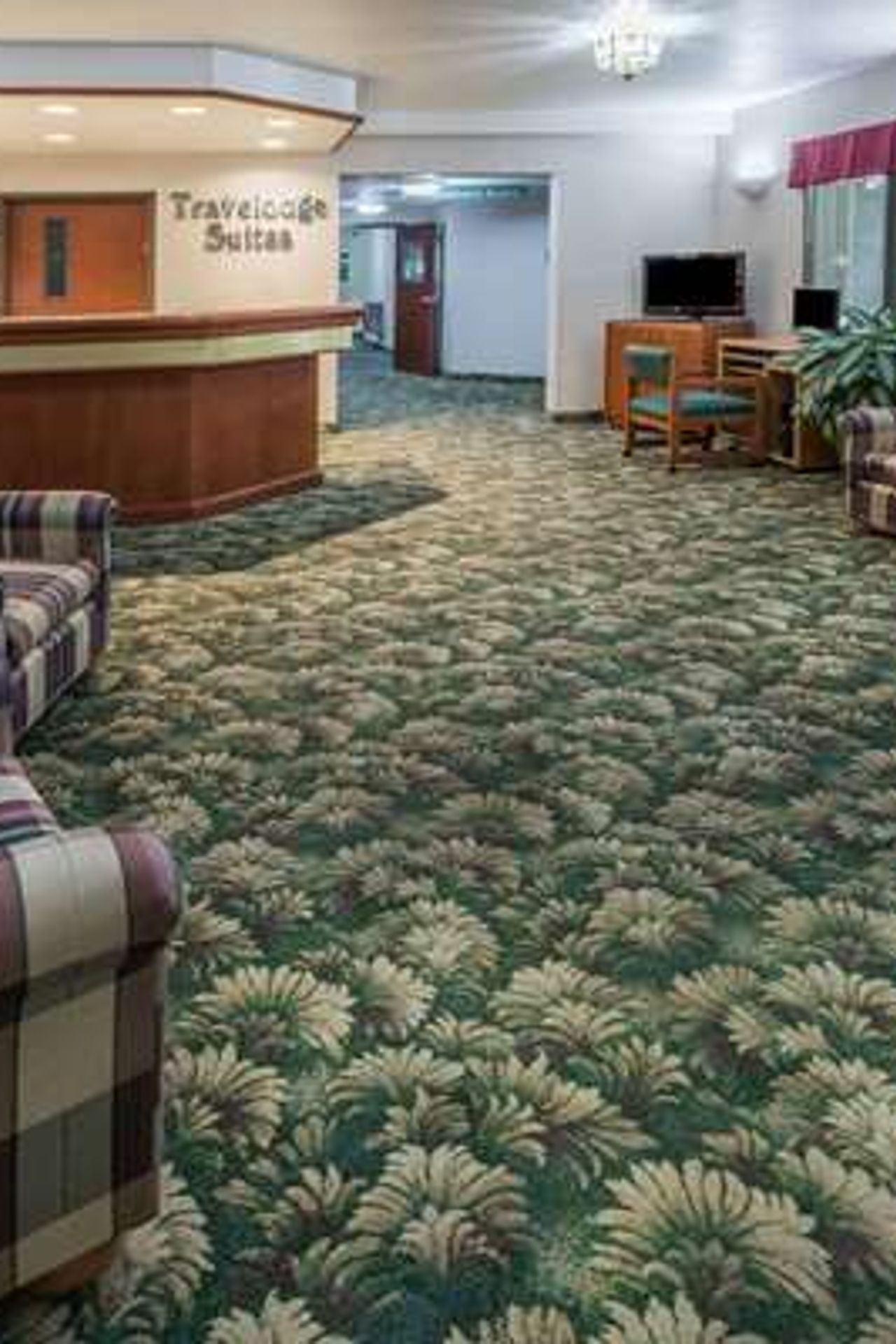 Photo of Travelodge Suites by Wyndham Newberg - Lobby, Reception