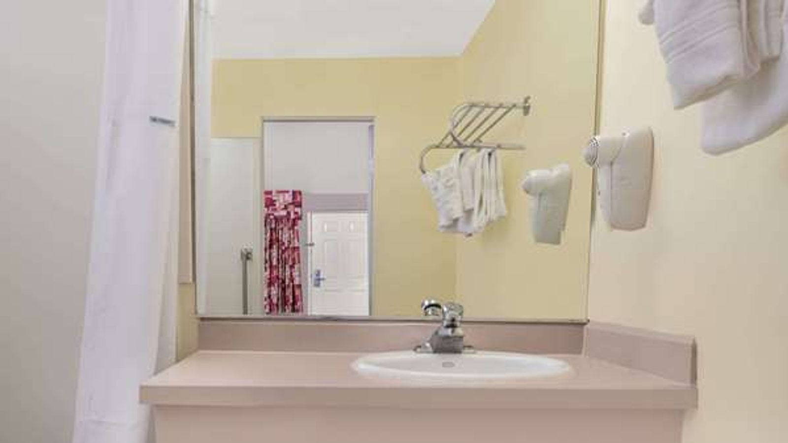 Photo of Travelodge by Wyndham Klamath Falls