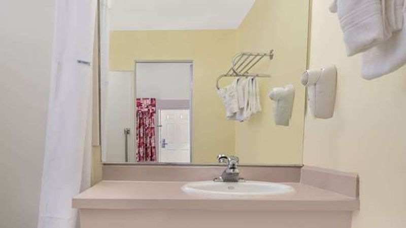 Photo of Travelodge by Wyndham Klamath Falls